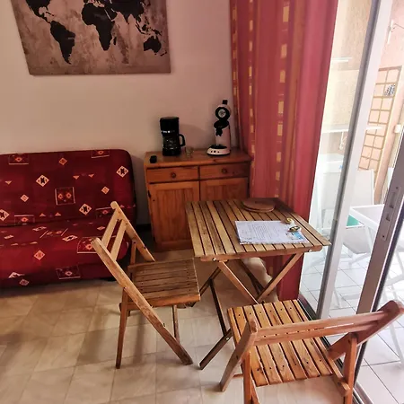 Apartment Résidence Le Lagon: Seaside Retreat With Mountain Views *