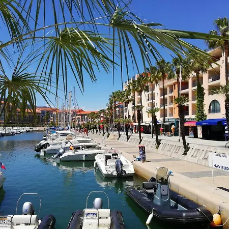 Le Lagon Avec Piscine Ouverte - En Bord De Mer Et Proche Des Commerces - Climatisation - 2 -terrasse - Vue Montagne